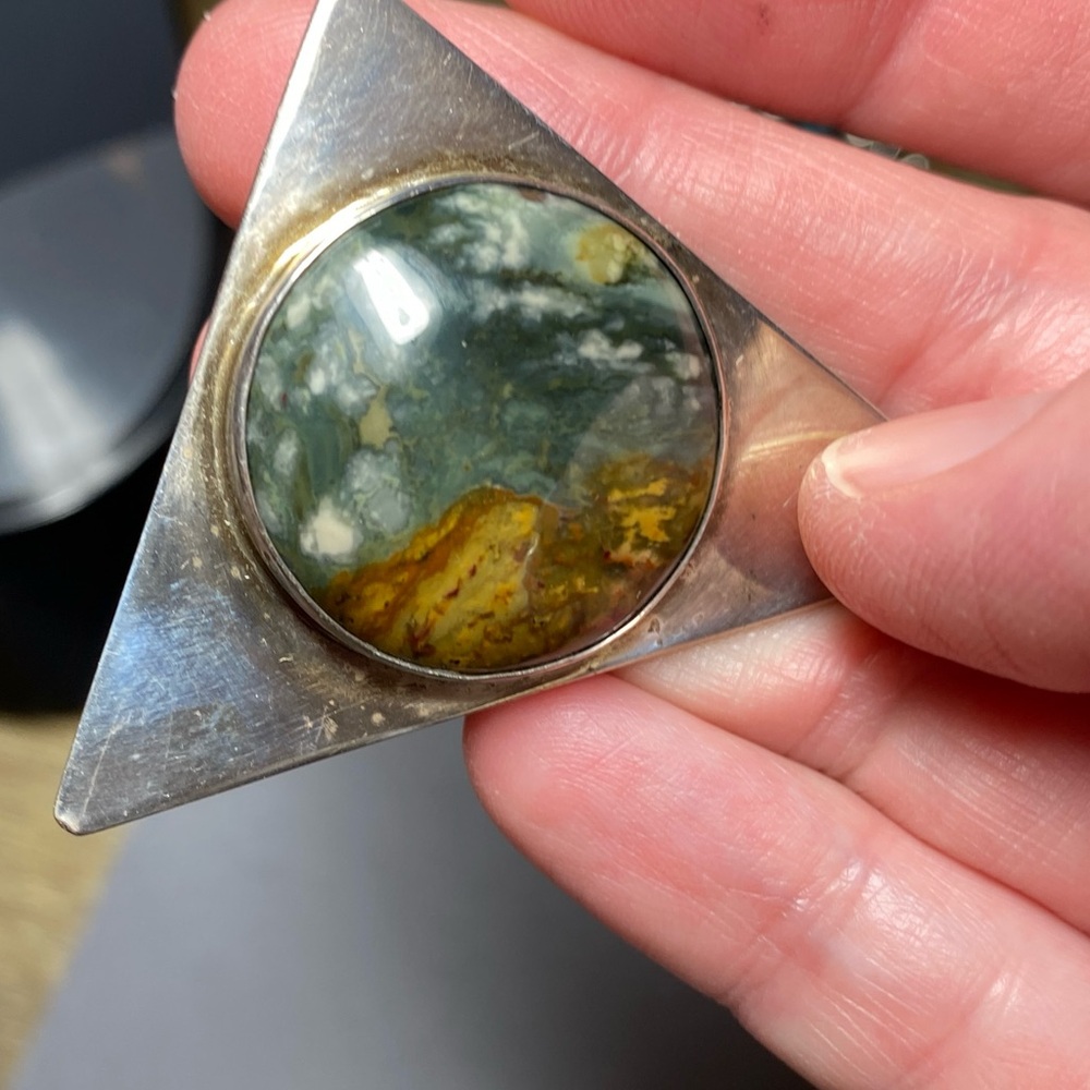 Vintage artisan gemstone mountain picture agate triangle sterling silver pendant - Picture 2 of 4